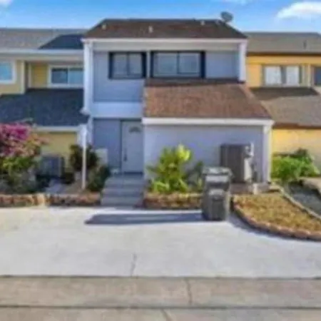 Wellington Updated Townhouse Exterior photo